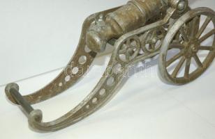 Alumínium öntvény ágyú asztali dísz 33cm hosszú