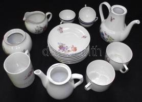 Nagy porcelán és kristály tétel. Komplett étkészlet és egyéb darabok / Large mixed  chinaware lot