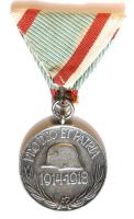 1918. Magyar Háborús Emlékérem "Pro Deo et Patria" ezüstözött Br kitüntetés mellszalaggal T:2- / Hungary 1918. Hungarian War Commemorative Medal, silver plated bronze medal with ribbon C:VF