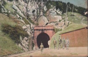 Boli Barlang, Railway track with railway officers (fl)