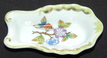 Herendi Viktória mintás porcelán hamuzó és gyufatartó eredeti dobozában / Herend chinaware match-holder and ashtray in original box