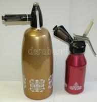 Egy retro szódás- és egy habszifon