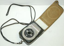 Exa típusú régi fényképezőgép objektívvel, 2db távkioldóval + szovjet fénymérő szerkezet (egy darab ...