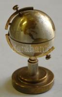 Dekoratív földgömb alakú asztali öngyújtó 10cm magas