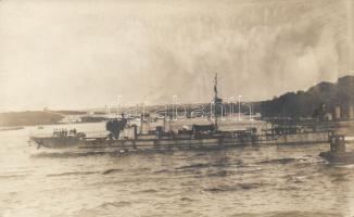 Warship photo (gluemark)