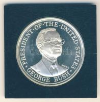 1989. "George Bush látogatása Magyarországon" Ag (999) emlékérem 31,3g (d=42mm) szign:Bogn...