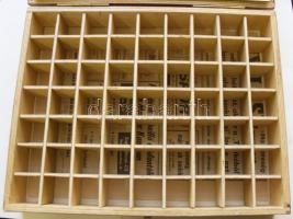 Nagyméretű fa doboz 43x33 cm mini rekeszekkel 4,5x4,5 cm