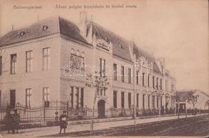 Balassagyarmat iskola (szakadás / small tear)