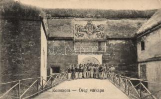 Komárom fortress gate, soldiers
