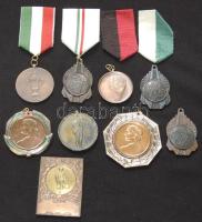 8db különféle sport és díjérem, közte bridzs, vívás, tenisz sportágak T:vegyes