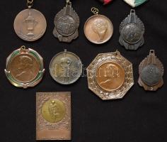 8db különféle sport és díjérem, közte bridzs, vívás, tenisz sportágak T:vegyes
