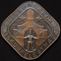 DN "Kiskunnapok-Kiskunfélegyháza" Br emlékplakett eredeti tokban (7,5cm x 7,5cm) T:2