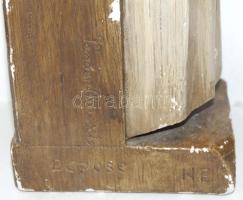 Ácsot ábrázoló kerámia szobor apró sérülésekkel 41cm magas