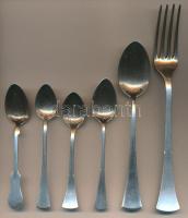 5db ezüst (Ag) kiskanál + 1db ezüst villa (dianás jelzéssel) 125,7g / 5 silver spoons and one fork