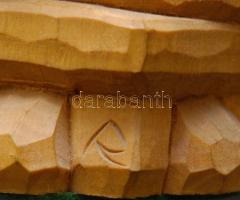 2db kis méretű faragott fa szobor, az egyik jelzett