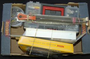 Óriás barkács tétel: szerszámok, csigafúrók, régi jó állapotú harapófogó, tiplik, forrasztóón, elosztó és még sok minden