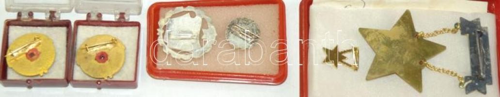 Nagy doboznyi szocialista kitüntetés tétel, közte sok "Kiváló Dolgozó" adományozói dobozba...