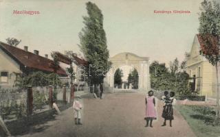 Mezőhegyes kaszárnya főbejárat