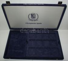 Olympische Spiele bársonyborítású éremberakó 36+1 hellyel, szép újszerű állapotban!