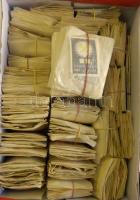 kb. 8-10.000db magyar gyufacímke, többségében normális és családi méretűek pergamen tasakokban