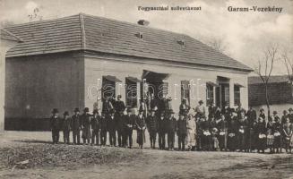 Garamvezekény co-operative store