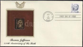 USA/Charlottesville 1993. "Thomas Jefferson/250 éve született" aranyfóliás(22kt) bélyeg replika FDC borítékban, bélyeggel és elsőnapi bélyegzővel és ismertetővel T:1 USA/Charlottesville 1993. "Thomas Jefferson/250th Anniversary of his birth" gold(22kt)foil stamp replica on First Day Issue envelop with stamp and information C:Unc
