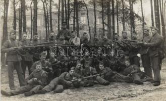 WW. I. Dutch soldiers with guns Photo