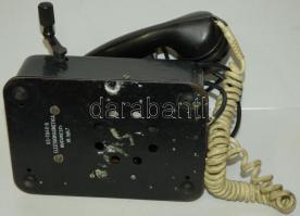 Múlt századi tekerős telefon