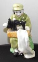 Kézzel festett vietnami porcelán figura / Handpainted vietnamese chinaware figure 10cm