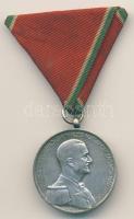 1939. Magyar Kis Ezüst Vitézségi Érem ezüstözött Br kitüntetés mellszalaggal T:2