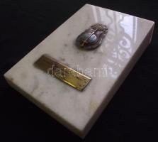 1940. "Az 1940. Évi Jubileumi Kiállítás Körüli Érdemekért" zománcozott emlékplakett márván...