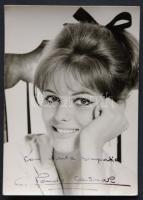 Claudia Cardinale színésznő dedikált fotólapja