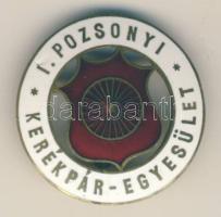 ~1910. "I. Pozsonyi Kerékpár-Egyesület" zománcozott, aranyozott gomblyukjelvény T:1-(kis zománclepattanás)