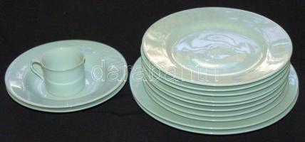 12 darabos jelzett Hollóházi porcelán tányérkészlet és egy bögre / Hollóházi chinaware plate set