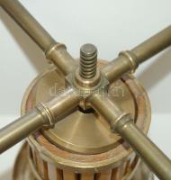 Teljesen funkcionális bronz és fa szőlőprés 26cm magas