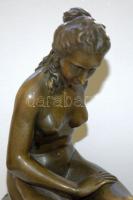 C. Allegrain jelzéssel ellátott J.B. Deposee bronz akt szobor márvány talapzaton 32cm magas