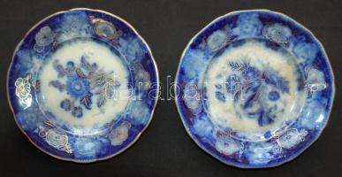 XIX. sz. második fele Villeroy & Boch Rózsák. pocelánfajansz tányérok. Máz alatti kékfestéssel és aranyozással / XIXth century: VB Roses chinaware plates d: 18 cm