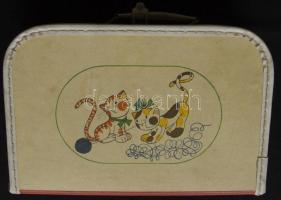 Régi uzsonnás táska tele klf kártyanaptárakkal