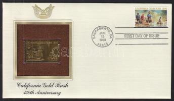 USA/Sacramento 1999. "Kaliforniai aranyláz/150. évforduló" aranyozott(22kt) bélyeg replika FDC borítékban, a megegyező bélyeggel,elsőnapi bélyegzővel és ismertetővel T:1 USA/Sacramento 1999. "California Gold Rush/150th Anniversary" gilded(22kt) stamp replica on First Day Issue envelop with the same stamp and information C:Unc
