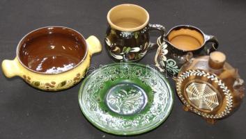 Nagy vegyes kerámia tétel: tálak, vázák, gyertyatartók, bögrék, stb