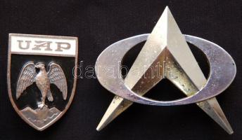 2 db régi Dacia és Renault embléma