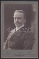 cca 1900 Mai Manó fotográfusról készült keményhátú fotó 11,5x17,5cm