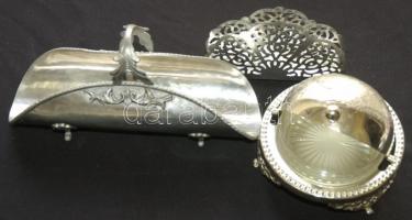 Nagy ezüstözött háztartási tétel: kaviártartó üvegtállal, 2db szalvétatartó, evőeszközök, stb