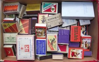 Cipősdoboznyi régi gyufásdoboz, mind tartalommal