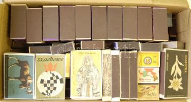 Nagy doboznyi, kb 80 db régi magyar és külföldi gyufásdoboz, mind tartalommal / vintage matches