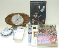 Nagy szatyor bolhapiac tétel: 9db VHS kazetta, 11db bakelit lemez, 3db műsoros magnókazetta, karóra, asztali óra, pár könyv, folyóiratok, porcelán bonbonier-fedél, stb.