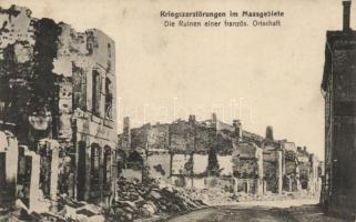 Military WWI damaged french city