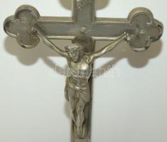 Fém feszület talapzaton 30cm magas