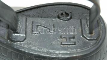 Régi öntöttvas úti vasaló 7HG jelzéssel 17cm-es vasalófelülettel