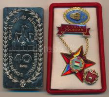 ~ 1970. "Magyar Államvasutak 30 éves szolgálatáért kitüntetés + Kiváló Dolgozó kitüntetés T:1- + "Csepel Vas- és Fémművek törzsgárda tagjának 40 év" szögletes fém plakett T:1 Eredeti díszdobozban!